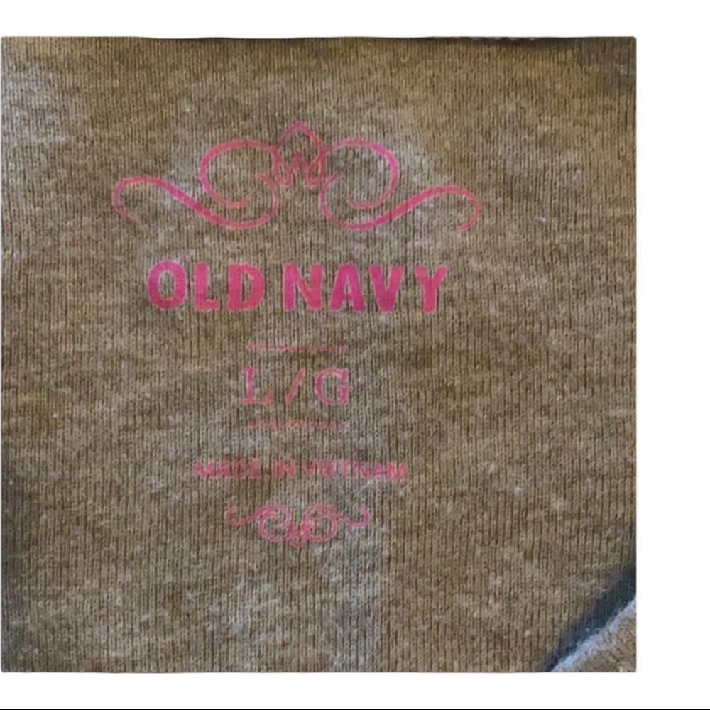 Old navy tee - Picture 2 of 2